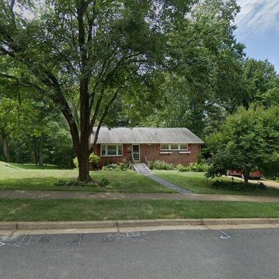 5414 Inverchapel Rd, Springfield, VA 22151