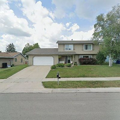 544 W Beutel Rd, Port Washington, WI 53074