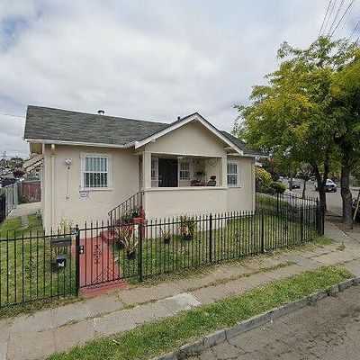 5498 Princeton St, Oakland, CA 94601