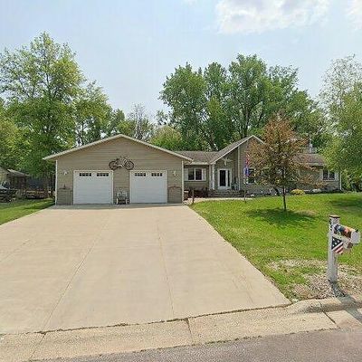 65 Southwood Dr, Fairmont, MN 56031