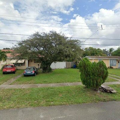 6651 Pkwy, Miramar, FL 33023