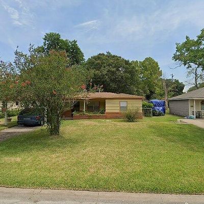 6714 Cotton Dr, Houston, TX 77092