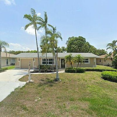 672 96 Th Ave N, Naples, FL 34108