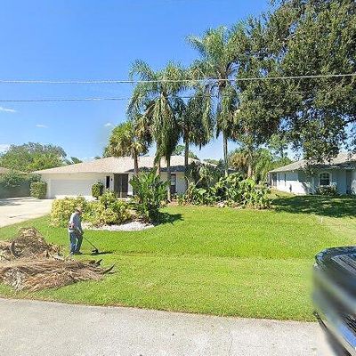 674 Layport Dr, Sebastian, FL 32958