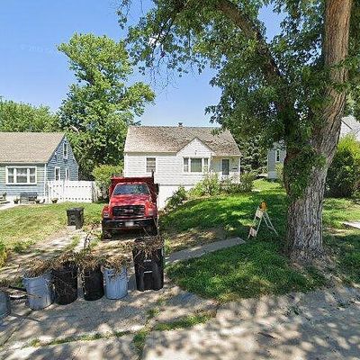 6768 Manderson St, Omaha, NE 68104