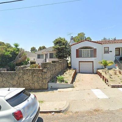 7001 Lacey Ave, Oakland, CA 94605