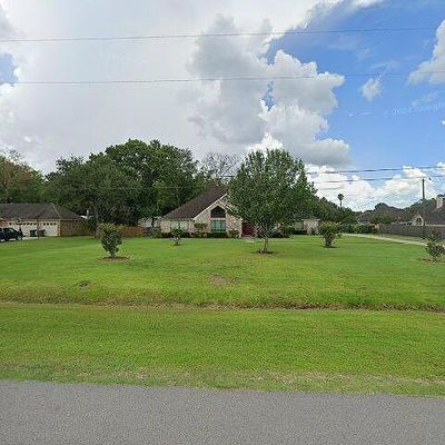 7025 Griffing Rd, Beaumont, TX 77708