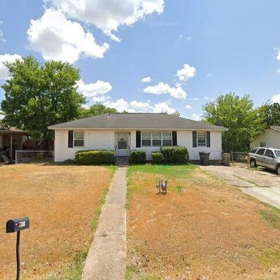 703 Live Oak St, Bryan, TX 77803