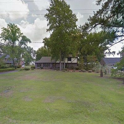 706 Lakeshore Dr, Bennettsville, SC 29512