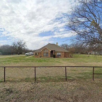 6077 Green Valley Cir, Aubrey, TX 76227