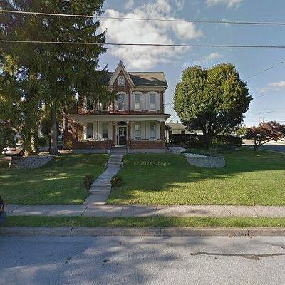 61 Centre Ave, Topton, PA 19562