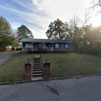 615 Holly Dr, Eufaula, AL 36027