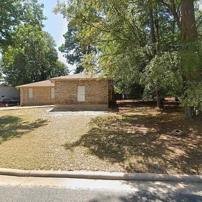 618 Rolling Hills Dr, Huntsville, TX 77340