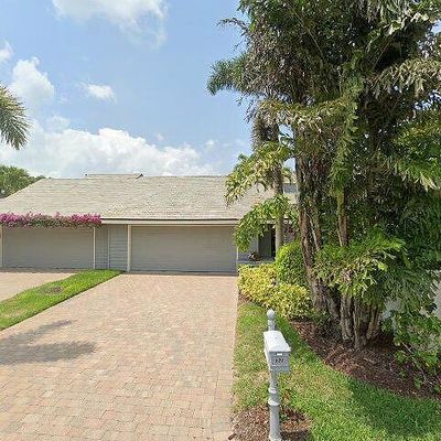 620 Bridgeway Ln, Naples, FL 34108