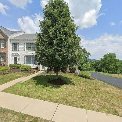 628 Hunting Creek Rd, Canonsburg, PA 15317