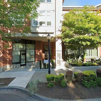 631 Market St #201, Kirkland, WA 98033