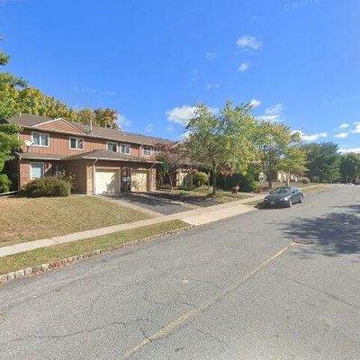 76 Canterberry Cir, Flemington, NJ 08822