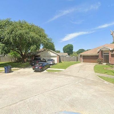 7615 Caddo Ct, Baytown, TX 77521