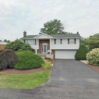 7621 Prospect Dr, Northampton, PA 18067