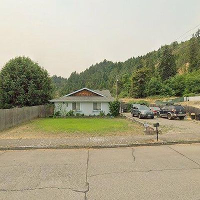 76576 W 2 Nd St, Oakridge, OR 97463