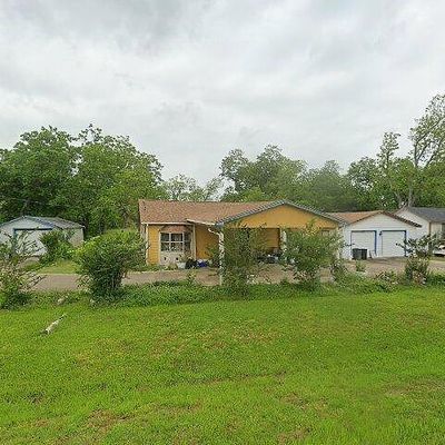 772 Saint Anne St, Clute, TX 77531