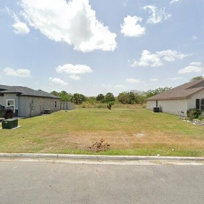 7748 Palm Grove Dr, Brownsville, TX 78521