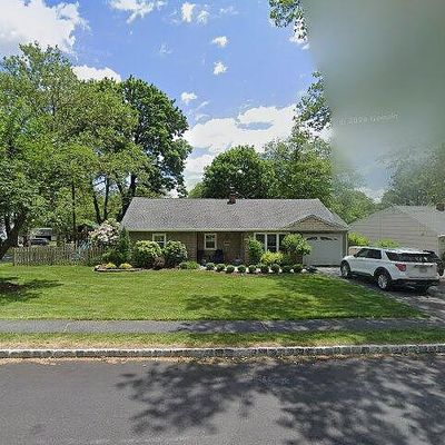 8 Spier Dr, Livingston, NJ 07039