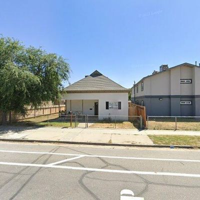 807 Monterey St, Bakersfield, CA 93305