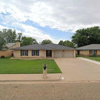 812 N Sherman Ave, Levelland, TX 79336