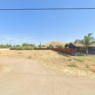 710 La Vida Ave, Porterville, CA 93257