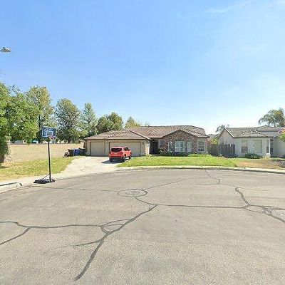 713 W Orange St, Hanford, CA 93230