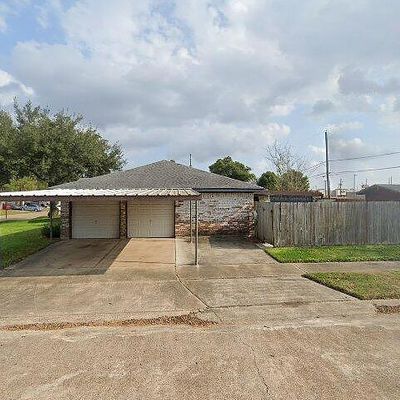 717 Academy Ln, Deer Park, TX 77536