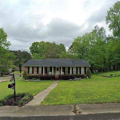 725 Oak Dr E, Trussville, AL 35173