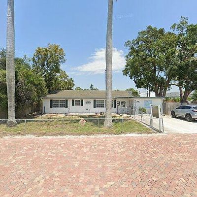 727 108 Th Ave N, Naples, FL 34108