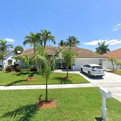 7400 Rosewood Cir, Boca Raton, FL 33487