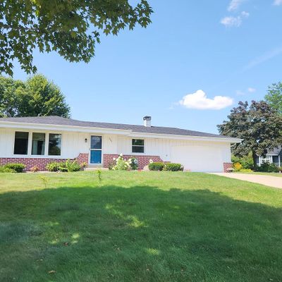 7425 Riverview Rd, Franklin, WI 53132