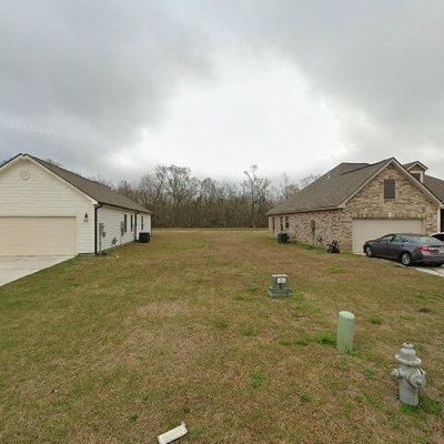 877 Smolkin Ln, Westwego, LA 70094