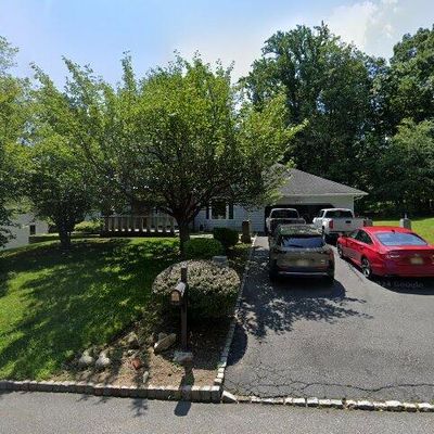 89 S Powder Mill Rd, Morris Plains, NJ 07950