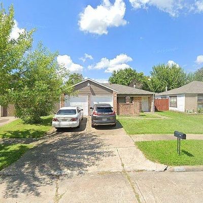 8906 Kindlewood Dr, Houston, TX 77099