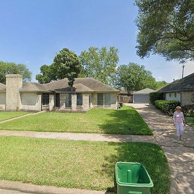 8906 Sterlingame Dr, Houston, TX 77031