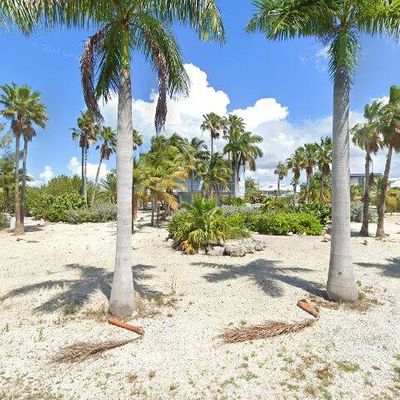 90 N Bounty Ln, Key Largo, FL 33037