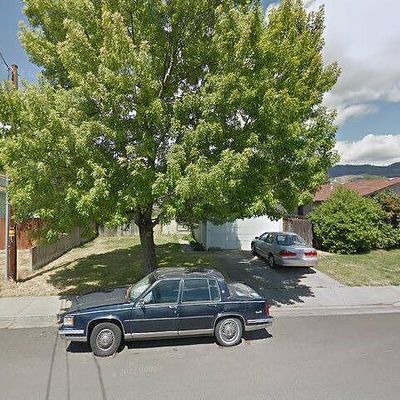 903 4 Th St, Yreka, CA 96097