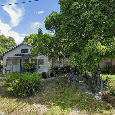 906 C Avenue E, Fort Pierce, FL 34950