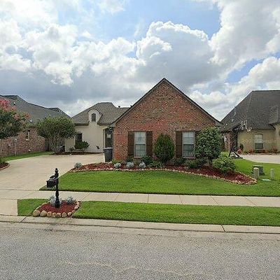 9067 Fox Gate Dr, Baton Rouge, LA 70809