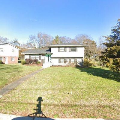 909 Bobby Ln, Charlotte, NC 28211