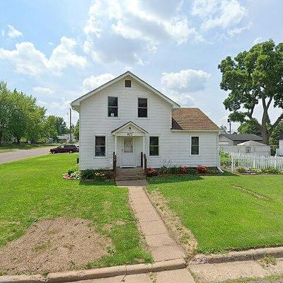 933 Warren St, Chippewa Falls, WI 54729