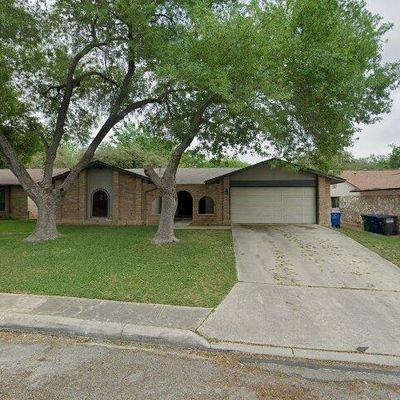 8202 Babe Ruth St, San Antonio, TX 78240