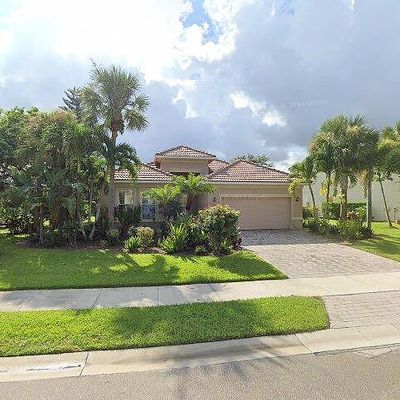 8237 Valiant Dr, Naples, FL 34104