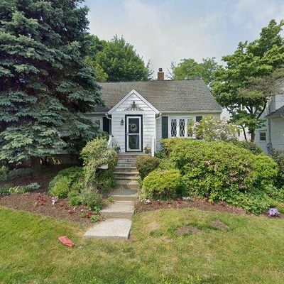 84 Paul Pl, Fairfield, CT 06824