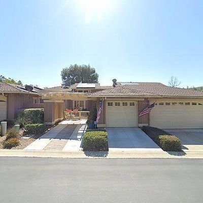 8663 Circle R Course Ln, Escondido, CA 92026